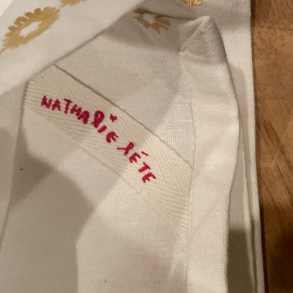 NWT Set of 2 Nathalie Lete Anthropologie Gold Heart Red Rouge Kitchen Tea towels - Picture 5 of 6